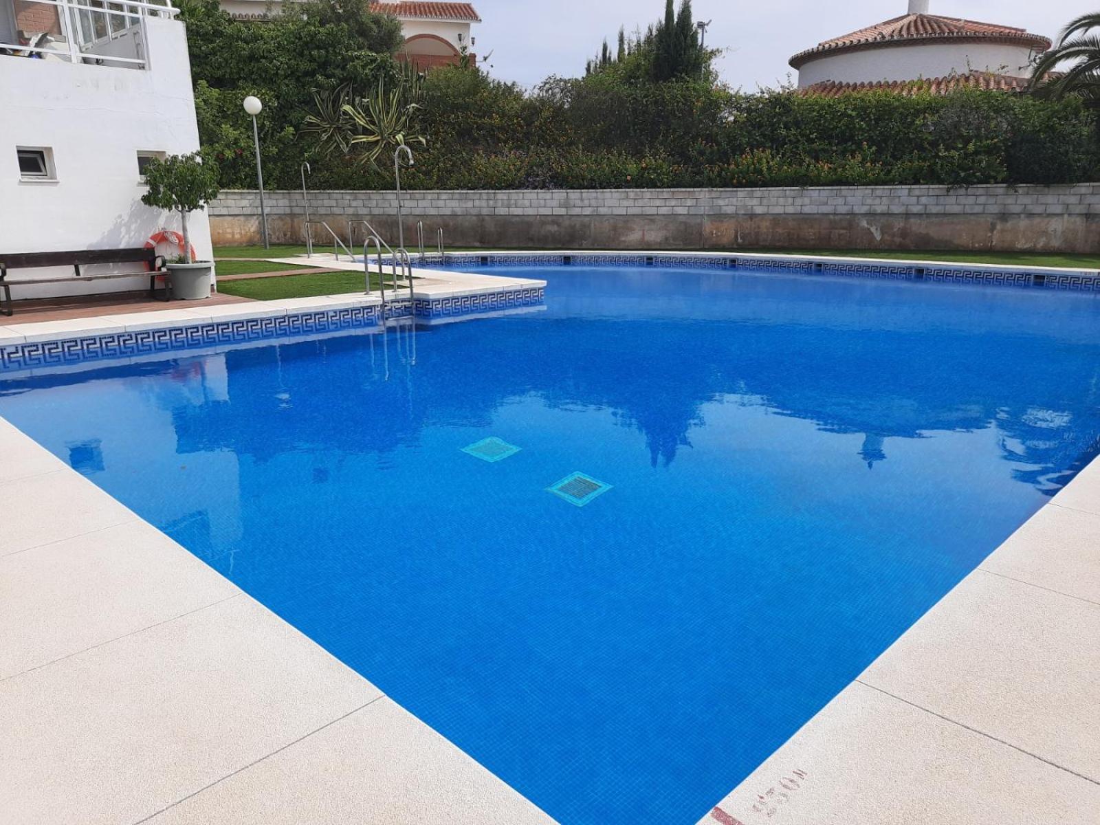 Apartment In Costa Del Sol With Large Terrace For 9 People Ринкон-де-ла-Викториа Номер фото